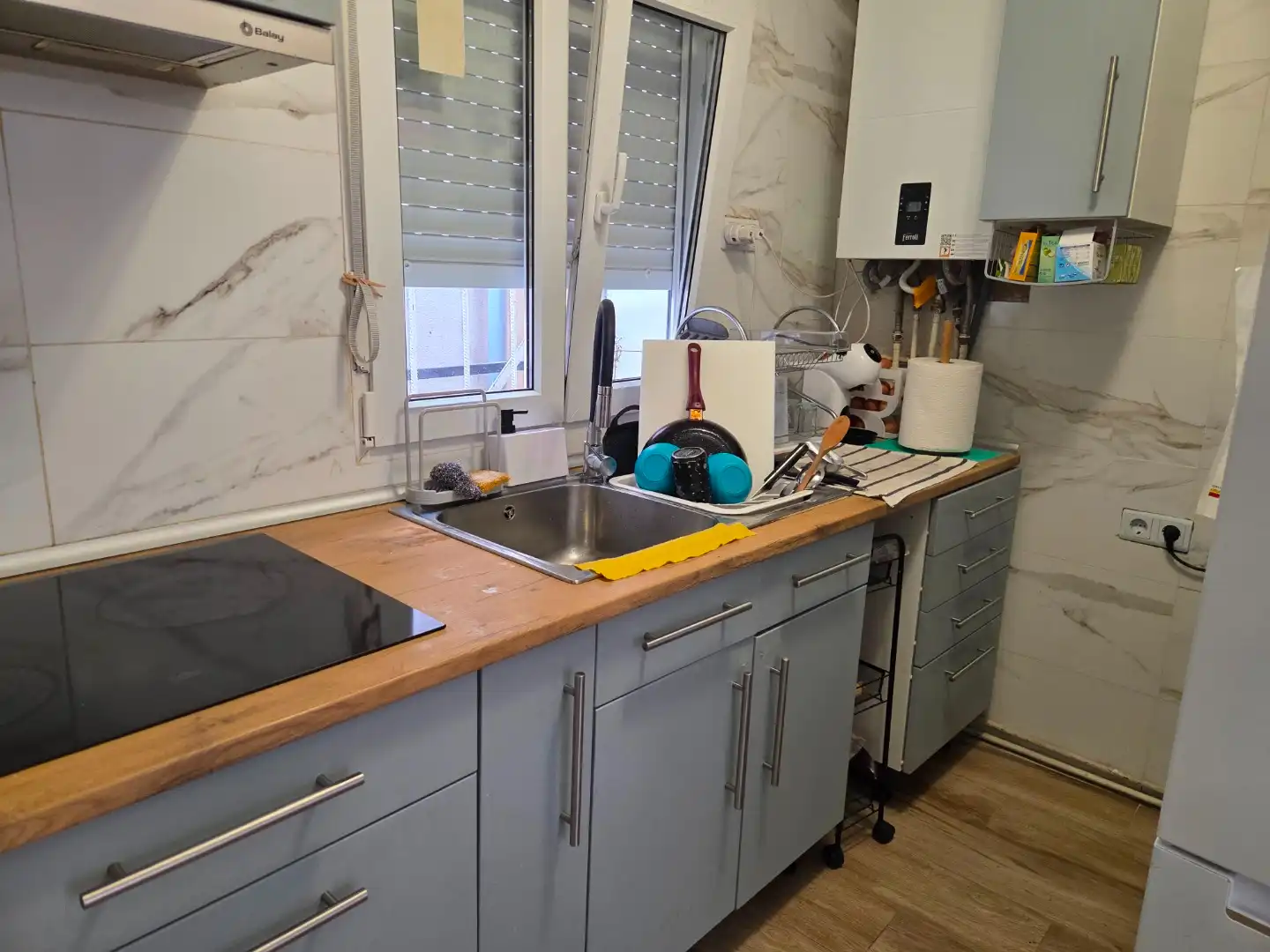 Cuina de Casa adosada en venda en Burgos amb Calefacció