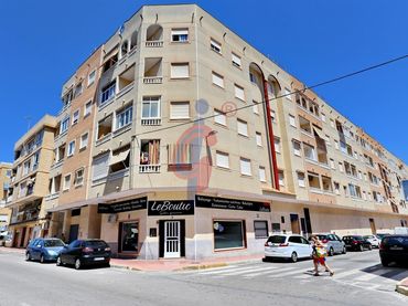 Apartamento con piscina en venta en Calle Baleares 7