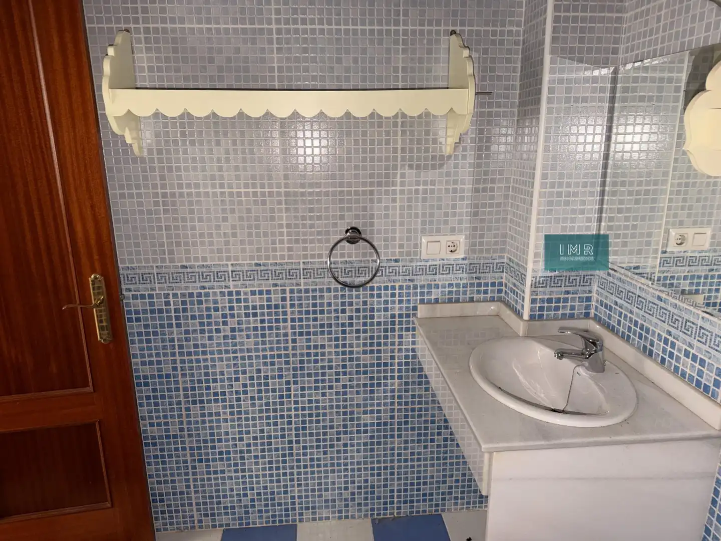 Bathroom of Duplexes for sale in Sanlúcar la Mayor