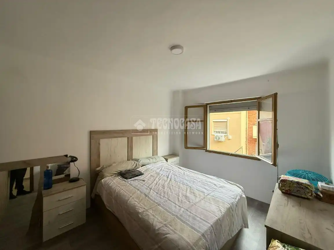 Habitación de Piso en venta en Madrid con Parquet