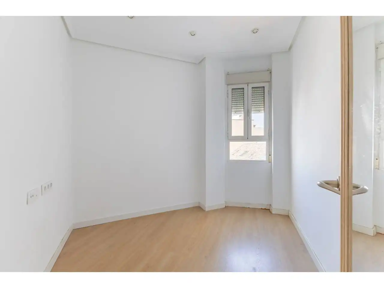 Bedroom of Attic for sale in Valencia  with Air Conditioner, Parquet flooring and Terrace