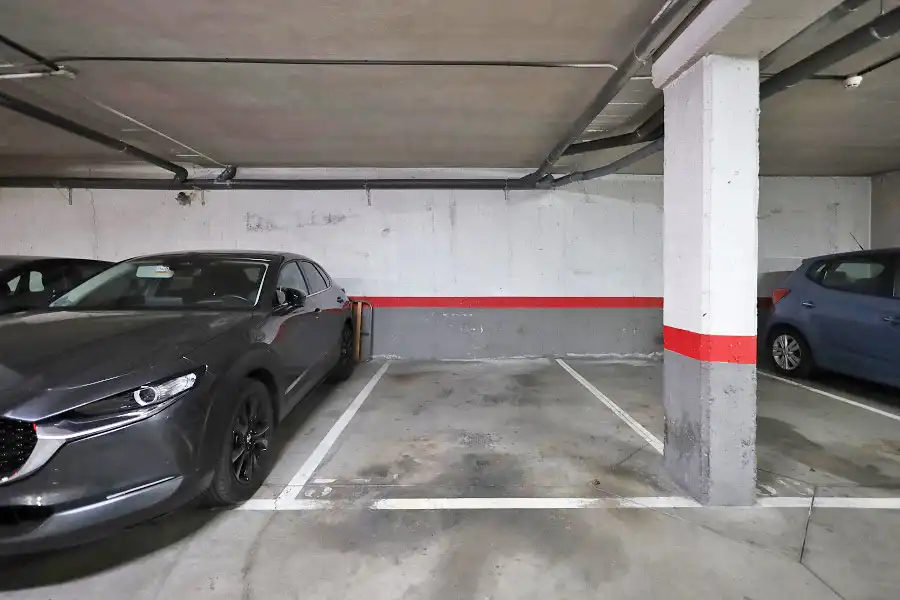 Parking de Dúplex en venta en Torrelodones con Calefacción, Parquet y Horno