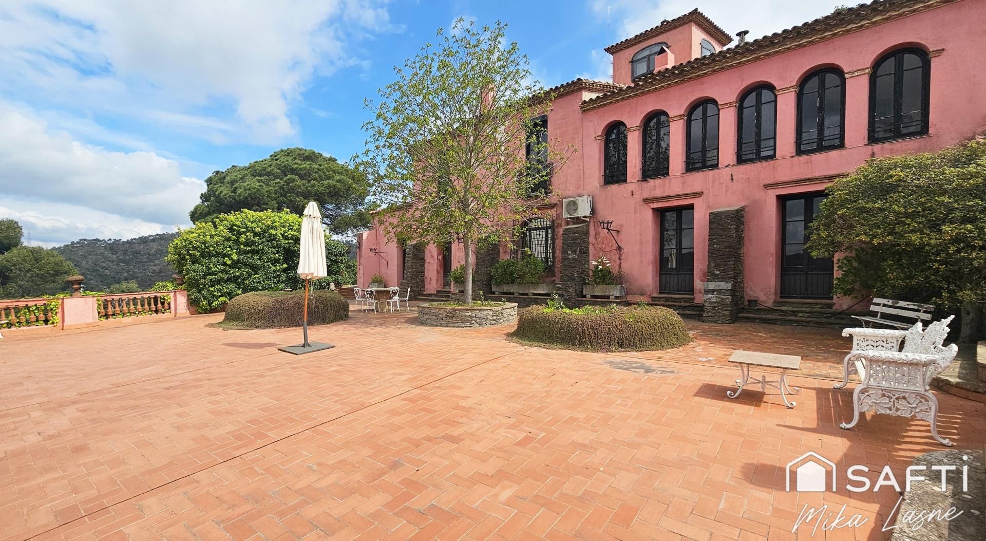 Exterior view of Country house for sale in  Barcelona Capital  with Heating, Terrace and Balcony
