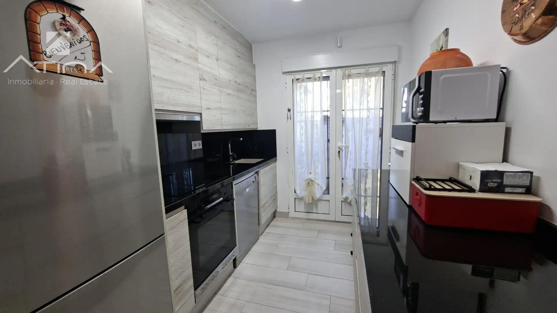 Cuina de Casa adosada en venda en Dénia amb Aire condicionat, Calefacció i Jardí privat