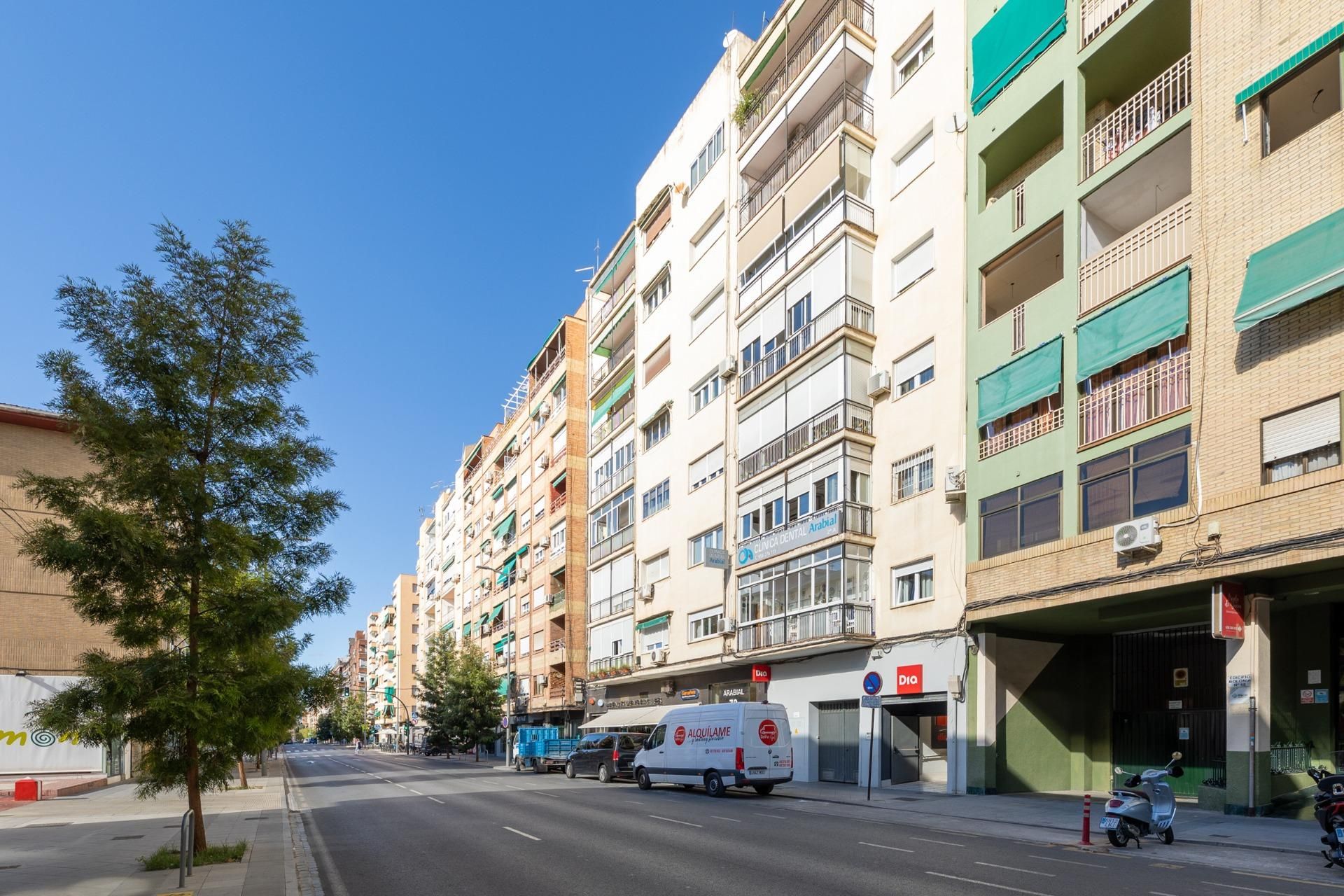 Vista exterior de Piso en venta en  Granada Capital con Terraza