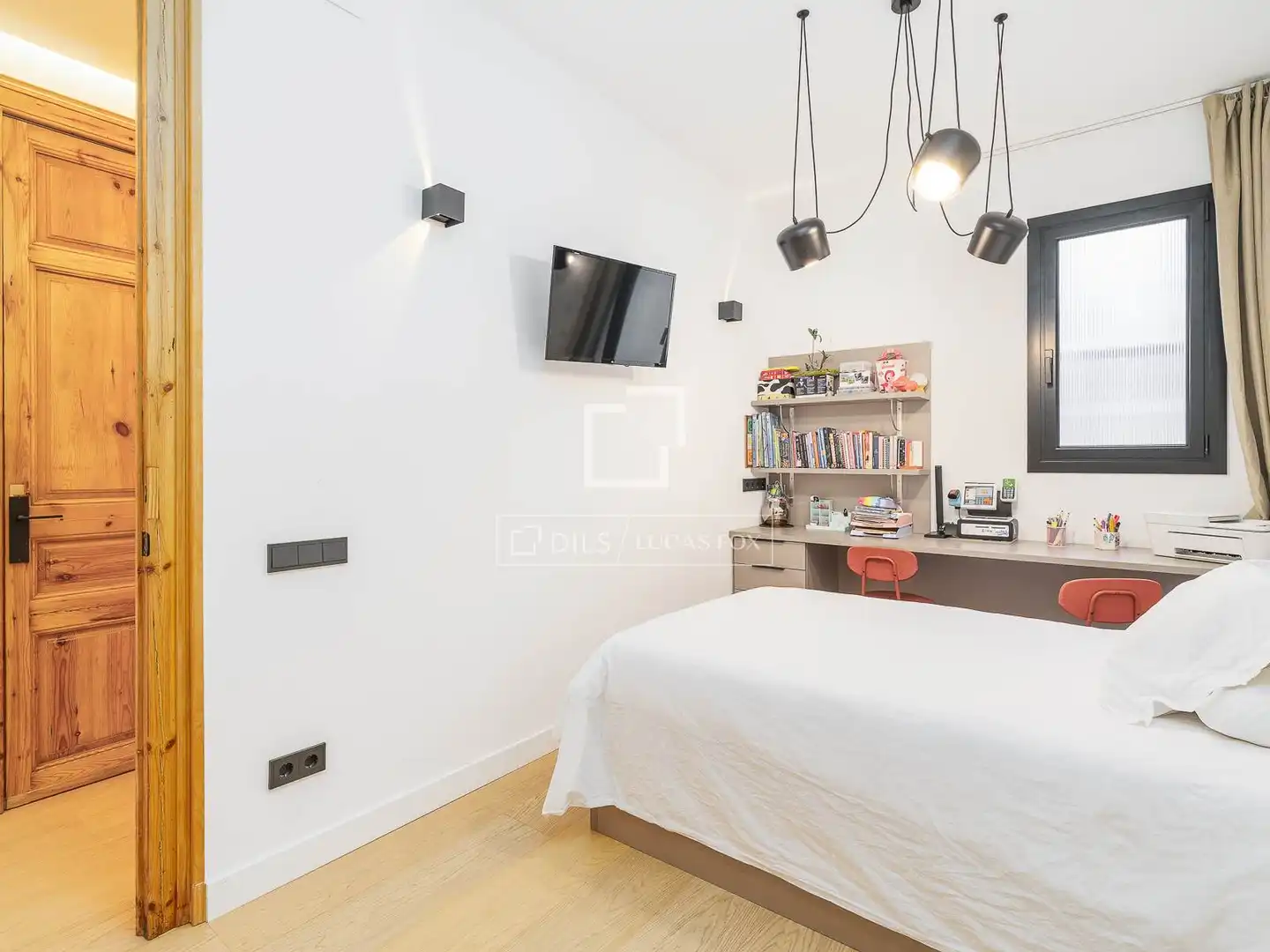 Schlafzimmer von Wohnung zum Verkauf in Barcelona mit Klimaanlage, Terrasse und Balkon
