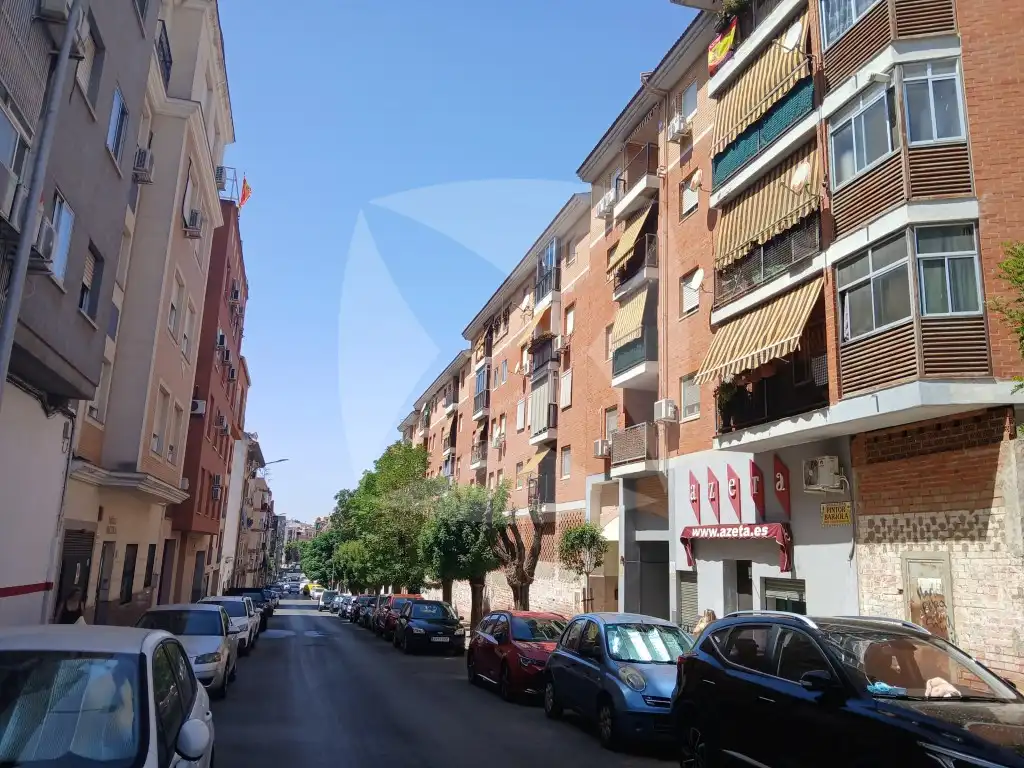 Vista exterior de Pis en venda en Badajoz amb Aire condicionat, Piscina i Balcó