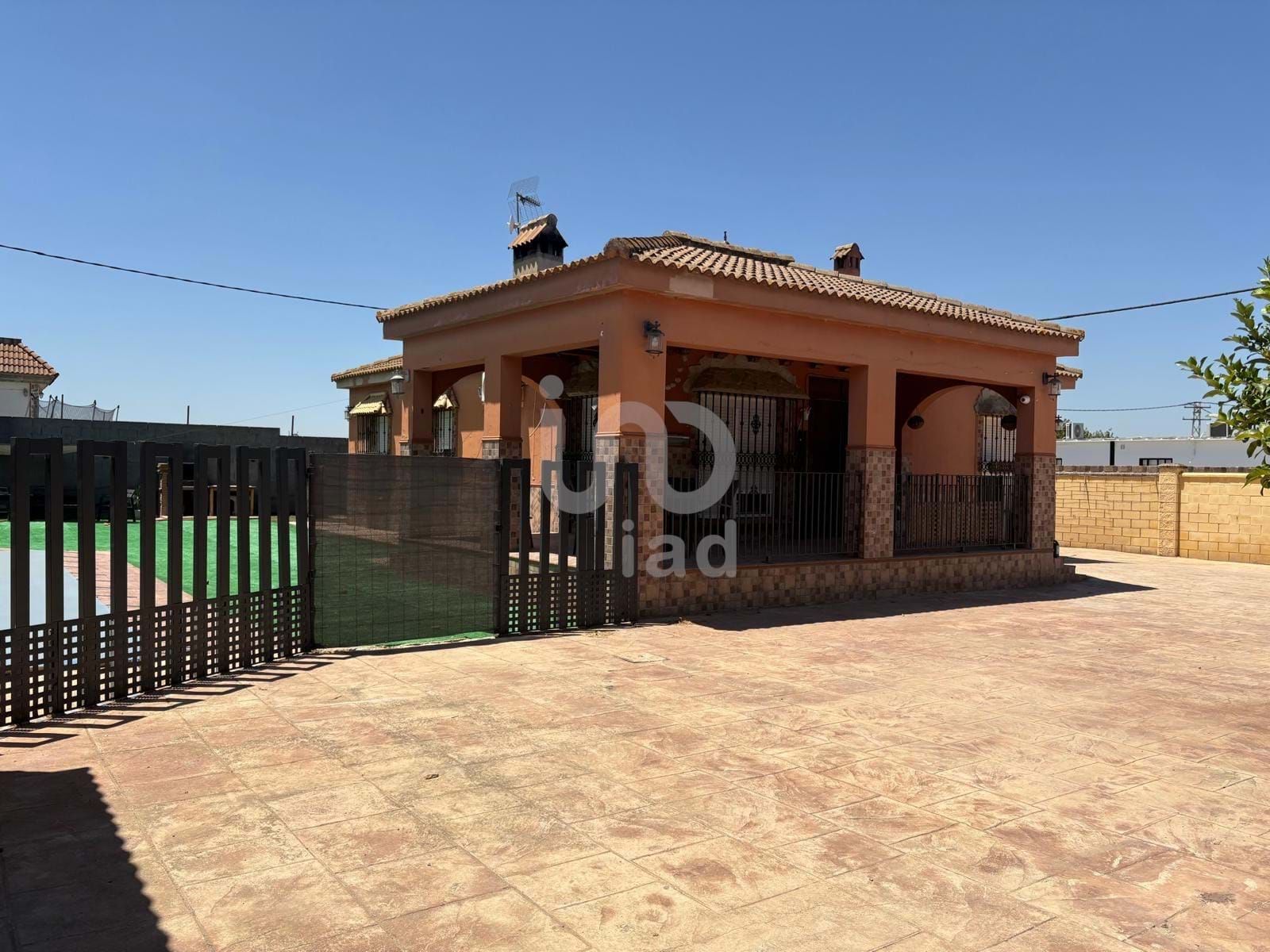 Exterior view of House or chalet for sale in Carmona  with Air Conditioner, Heating and Swimming Pool