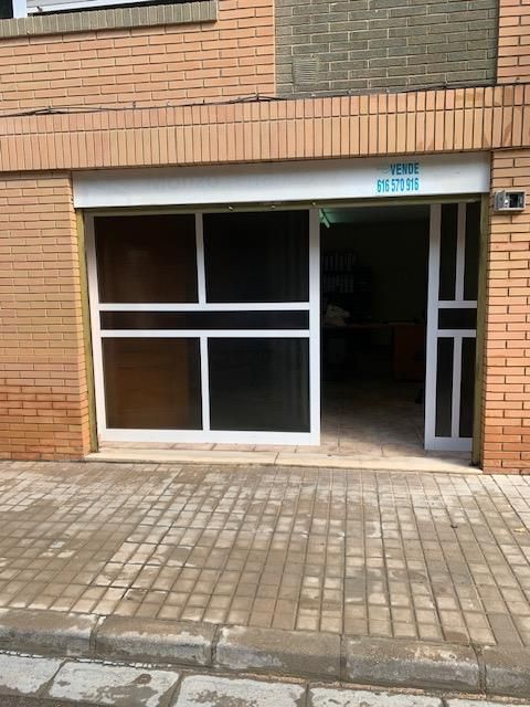Vista exterior de Oficina en venda en Sueca