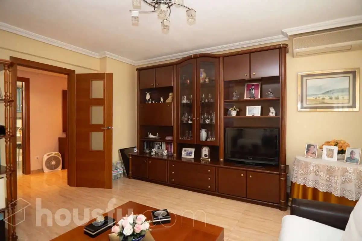 Piso con ascensor en venta en Calle Barcelona ., imagen 2
