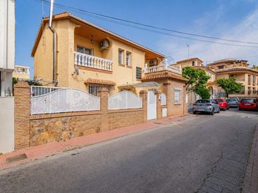 Villa con balcone in vendita a Calle Calle de la Huerta de Belén