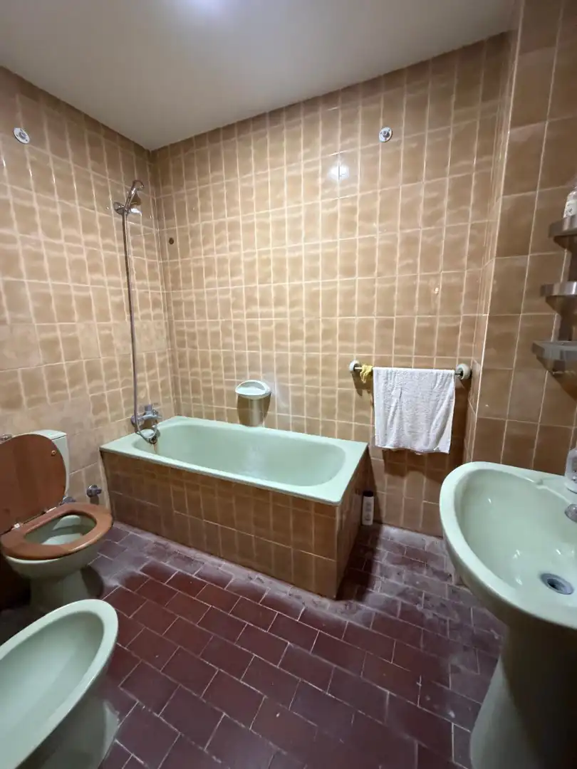 Baño de Piso para compartir en Jaén con Aire acondicionado, Calefacción y Amueblado