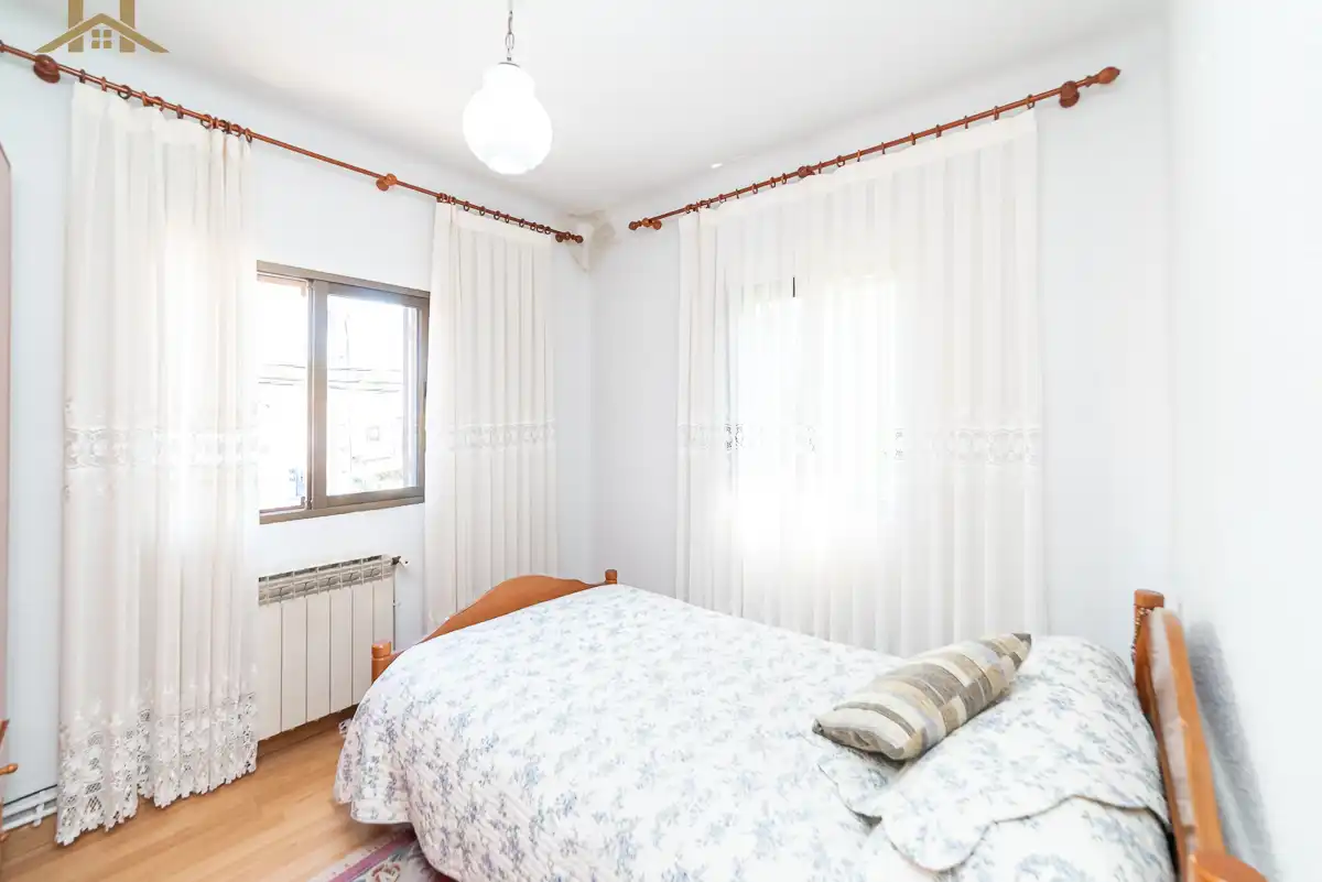 Habitación de Casa o chalet en venta en Pozuelo de Alarcón con Aire acondicionado, Calefacción y Jardín privado