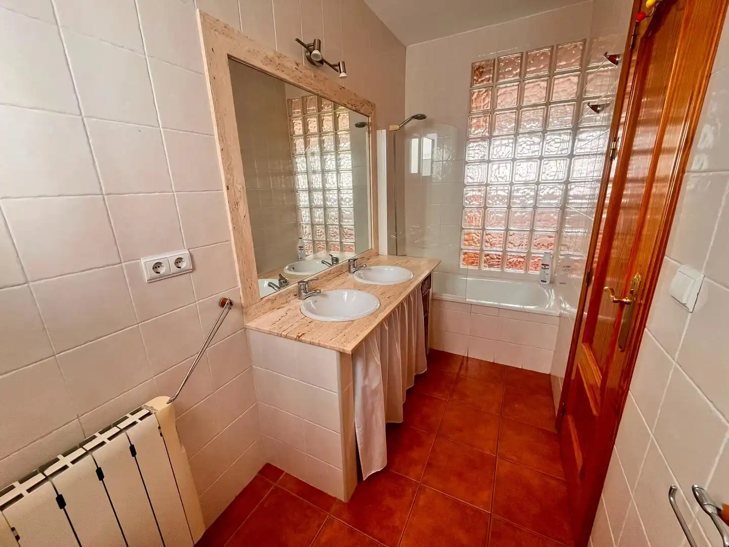 Badezimmer von Dachboden zur Miete in Córdoba mit Klimaanlage und Terrasse