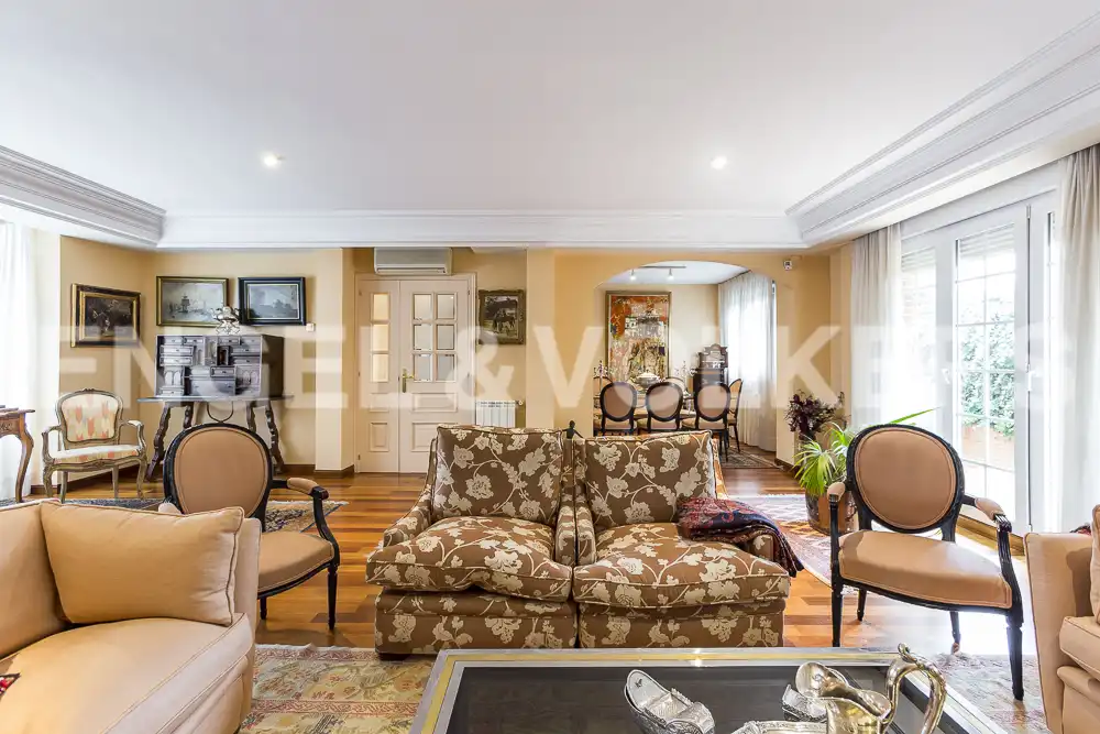 Living room of Houses for sale in Madrid  with Air Conditioner, Heating and Private garden