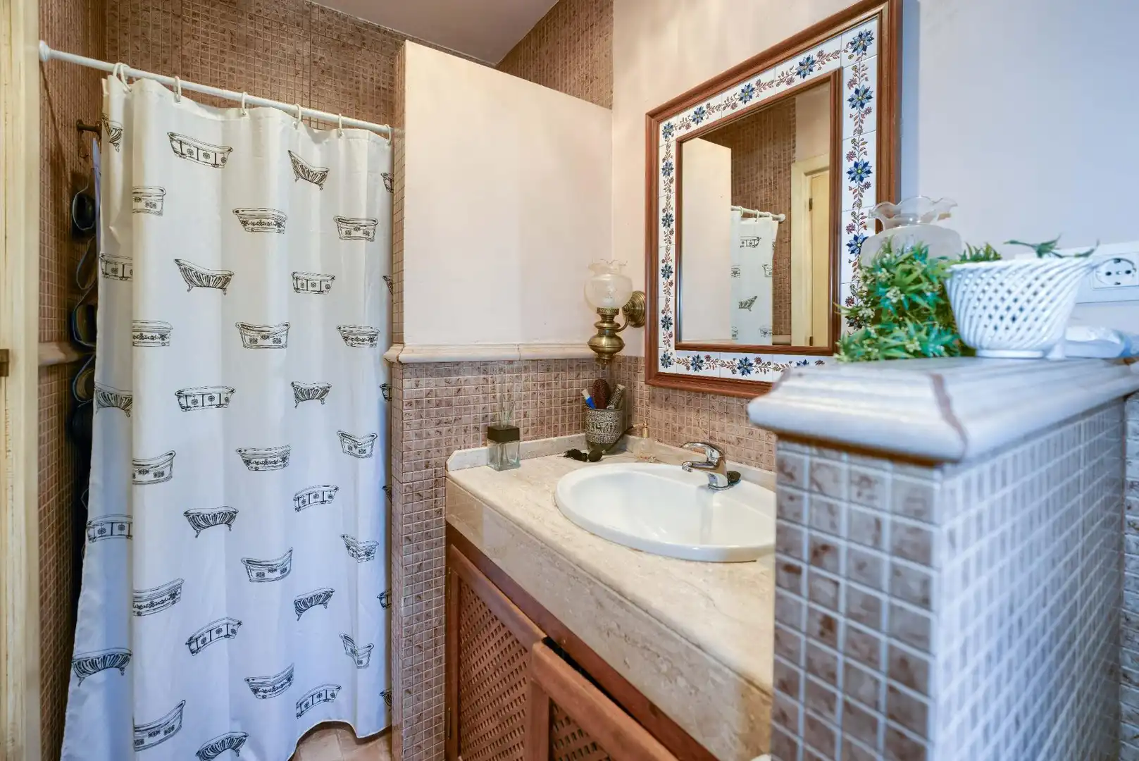 Bany de Casa o xalet en venda en Espartinas amb Aire condicionat, Jardí privat i Terrassa