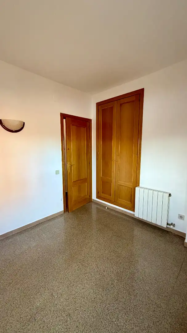 Wohnung zum Verkauf in Figueres mit Klimaanlage, Heizung und Möbliert