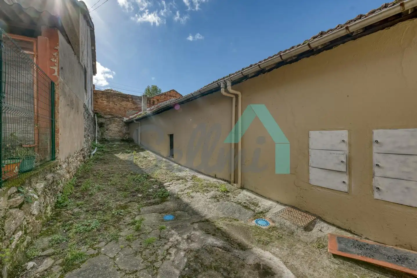 Exterior view of Buildings for sale in Oviedo 