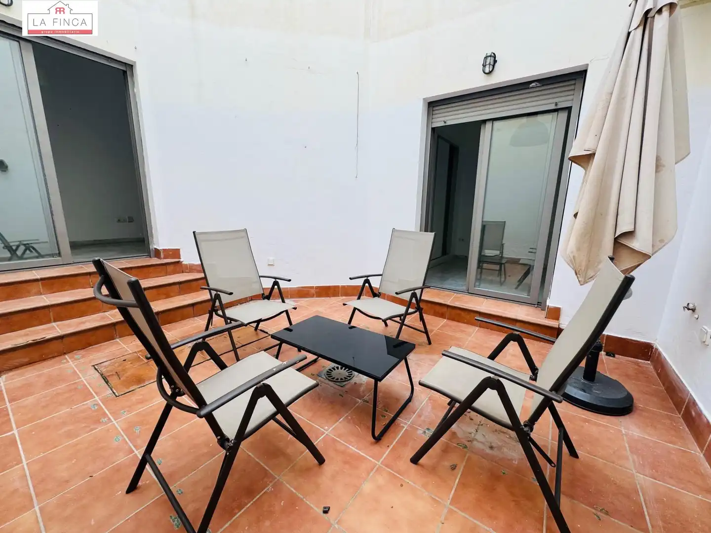 Terrasse von Erdgeschoss zum Verkauf in Málaga mit Klimaanlage, Terrasse und Möbliert