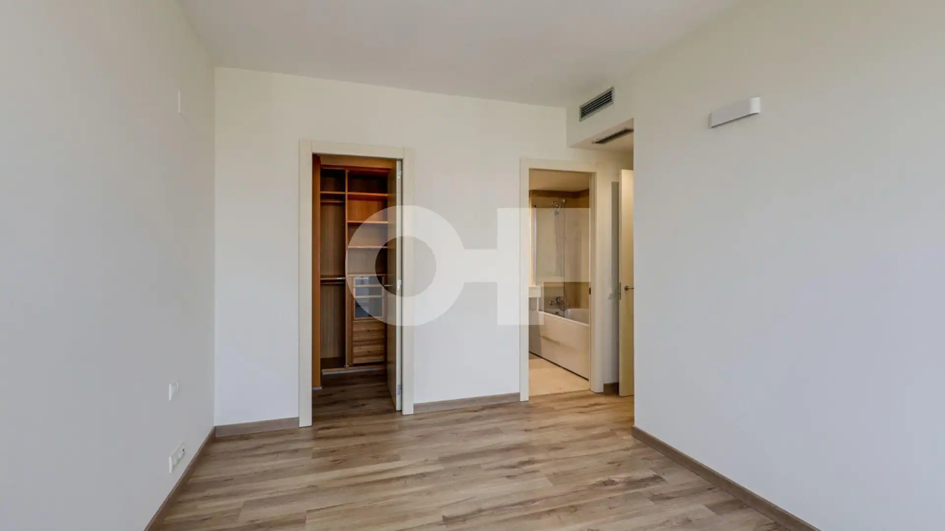 Schlafzimmer von Wohnungen zum Verkauf in Barcelona mit Heizung, Terrasse und Abstellraum