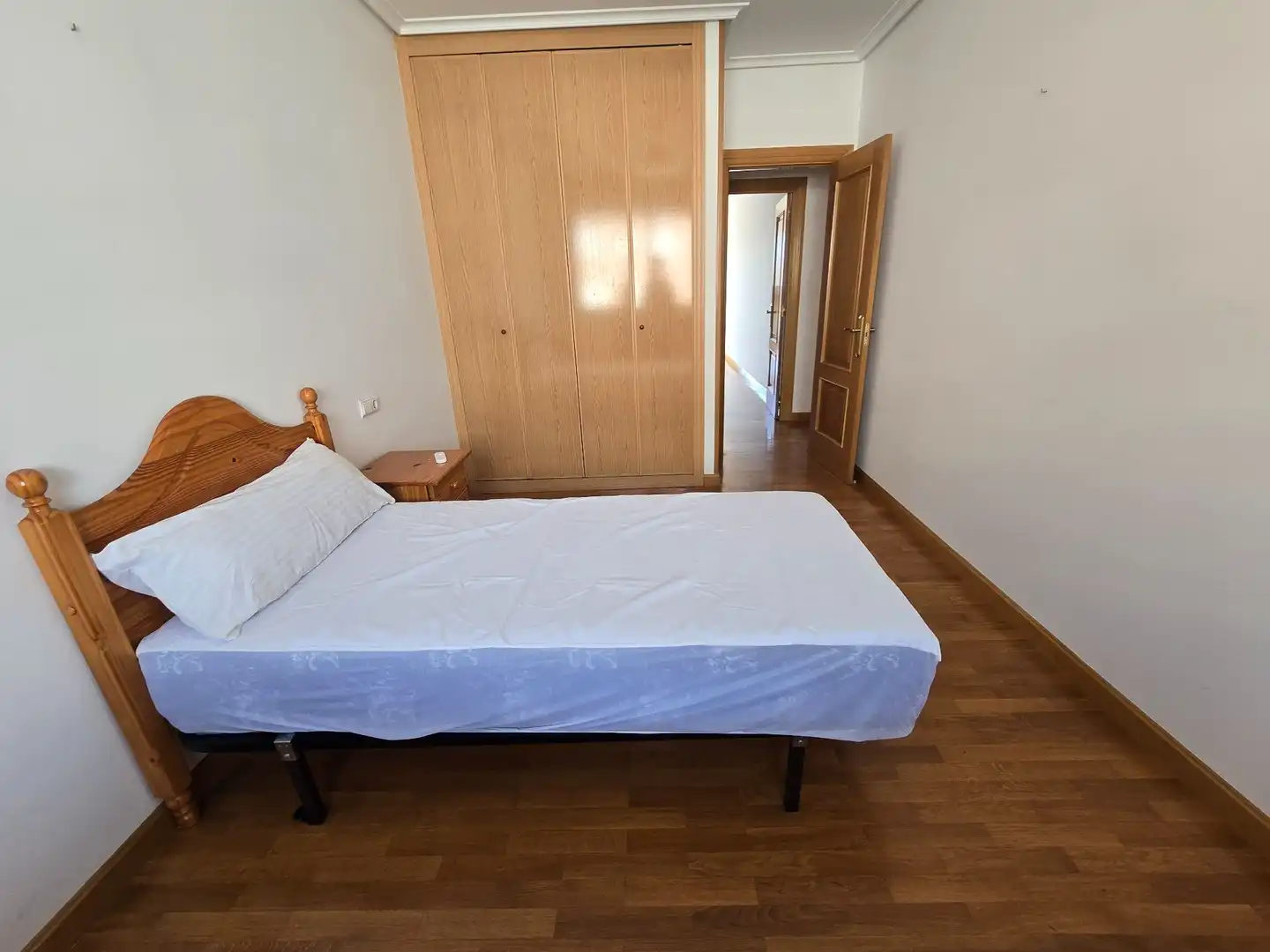 Habitación de Piso de alquiler en  Logroño con Calefacción, Terraza y Trastero