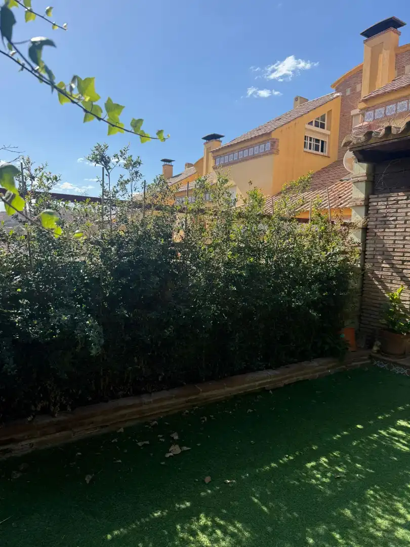 Garden of Detached homes for sale in Cotomar