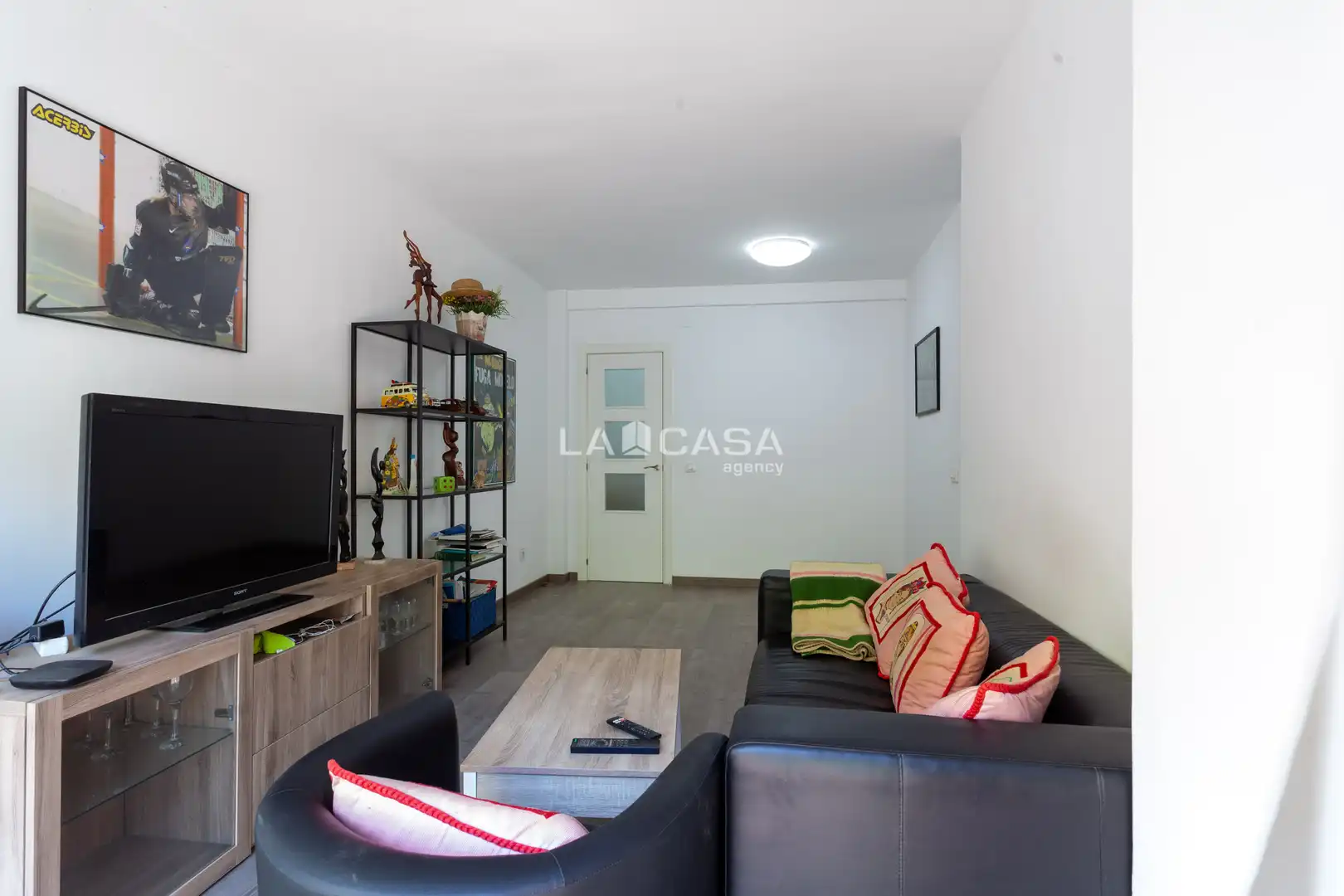 Sala d'estar de Pis en venda en L'Hospitalet de Llobregat amb Balcó