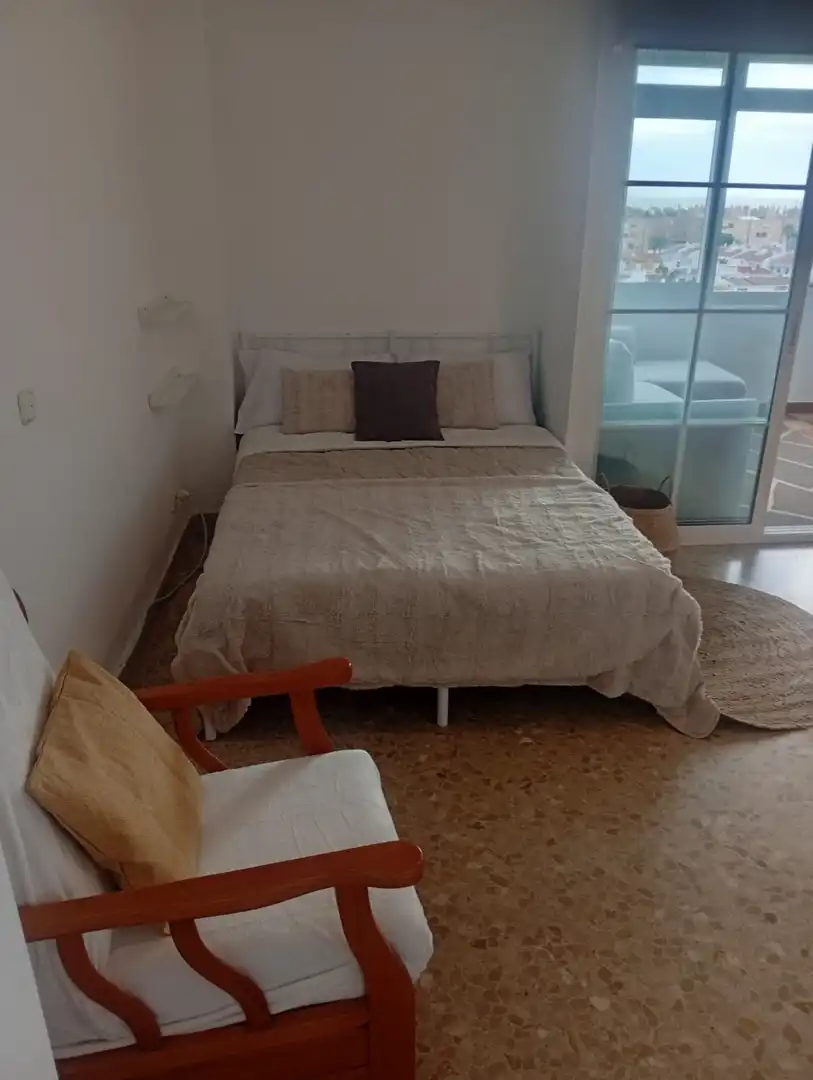 Habitación de Estudio de alquiler en Málaga con Terraza, Amueblado y Piscina comunitaria