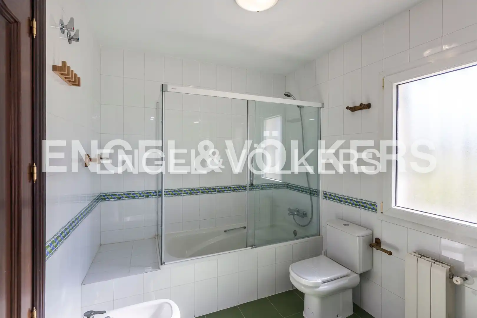 Baño de Casa o chalet en venta en Madrid con Aire acondicionado, Calefacción y Jardín privado