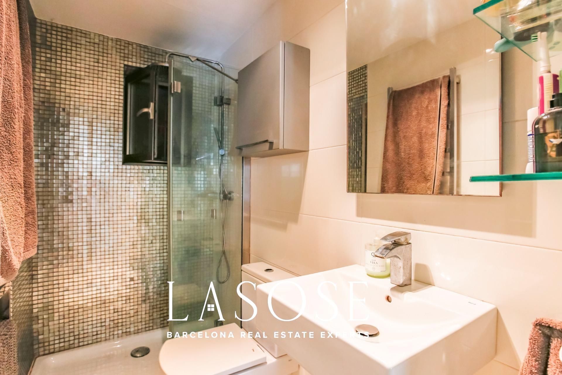Bathroom of Single-family semi-detached for sale in Sant Pere de Ribes