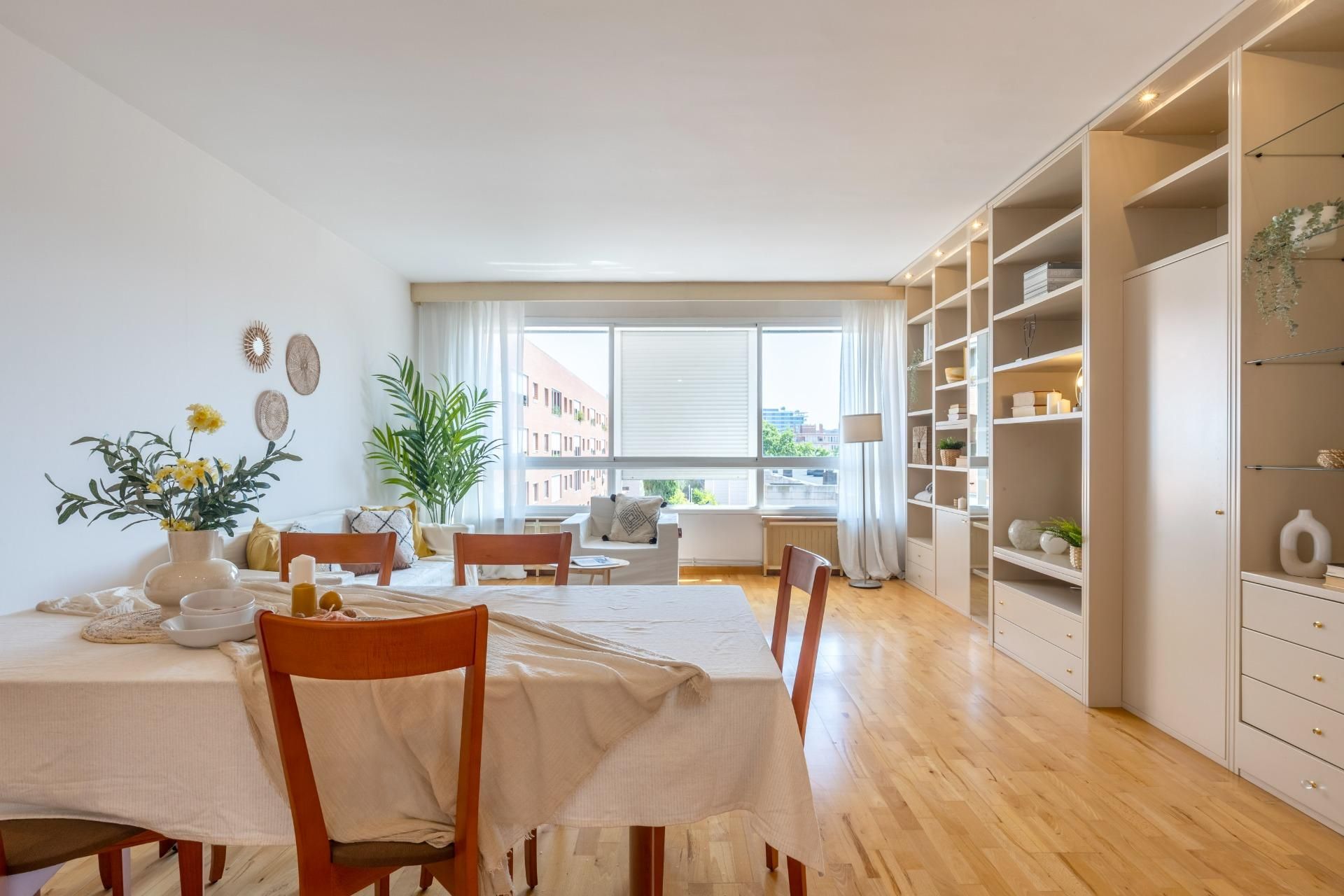 Sala d'estar de Pis en venda en  Barcelona Capital amb Calefacció, Jardí privat i Parquet