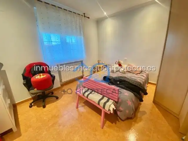 Habitación de Casa adosada en venta en Añover de Tajo con Aire acondicionado, Calefacción y Jardín privado