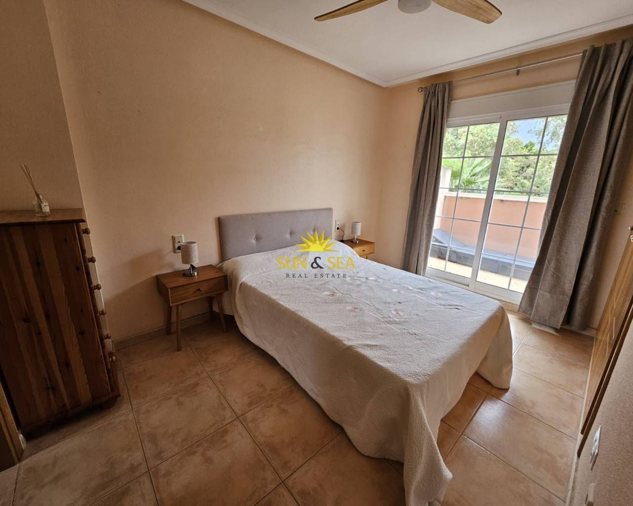 Habitación de Casa o chalet de alquiler en Santa Pola con Calefacción, Terraza y Amueblado