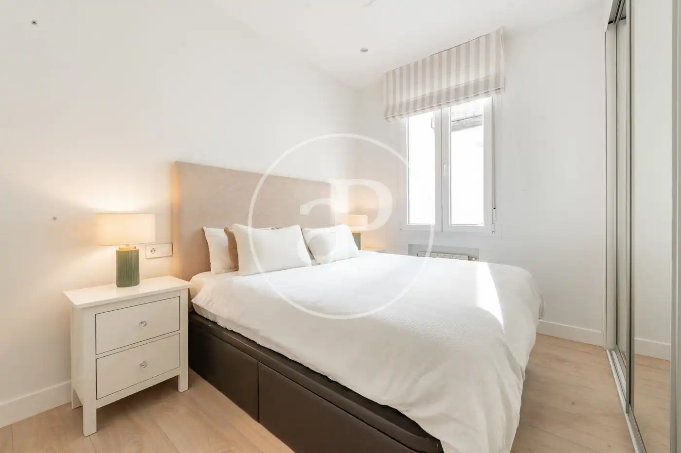 Flat with terrace for sale in Calle de Alcántara, imagen 25