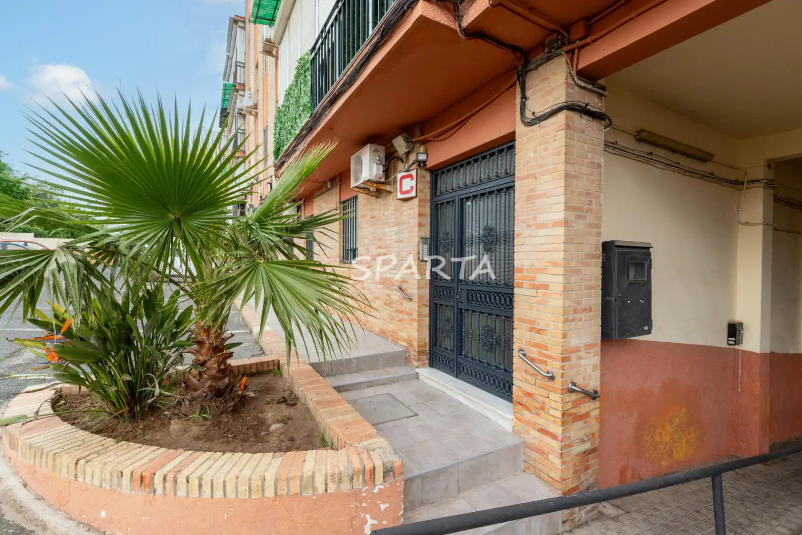 Vista exterior de Piso en venta en Castilleja de la Cuesta con Aire acondicionado, Horno y Microondas
