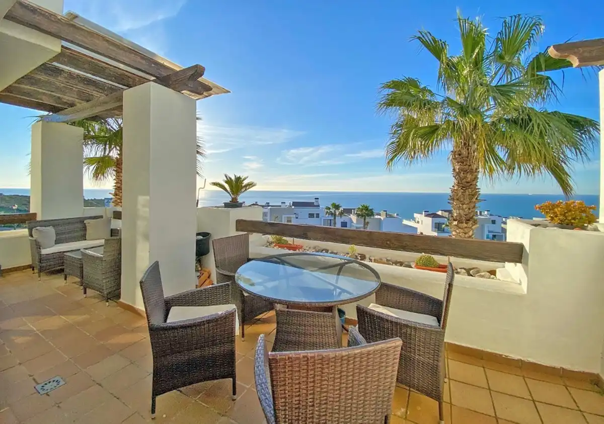 Apartment with pool for sale in La Alcaidesa, imagen 4