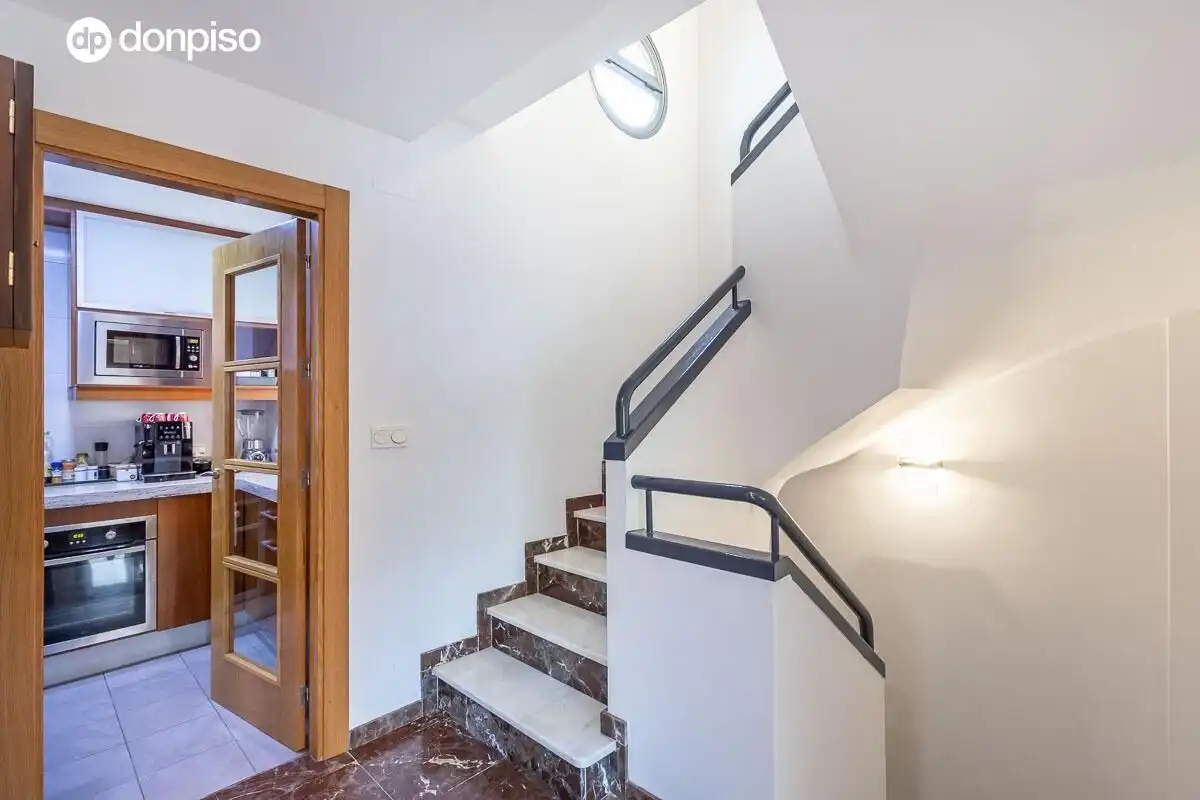 Casa adosada en venta en Armilla con Calefacción, Terraza y Amueblado
