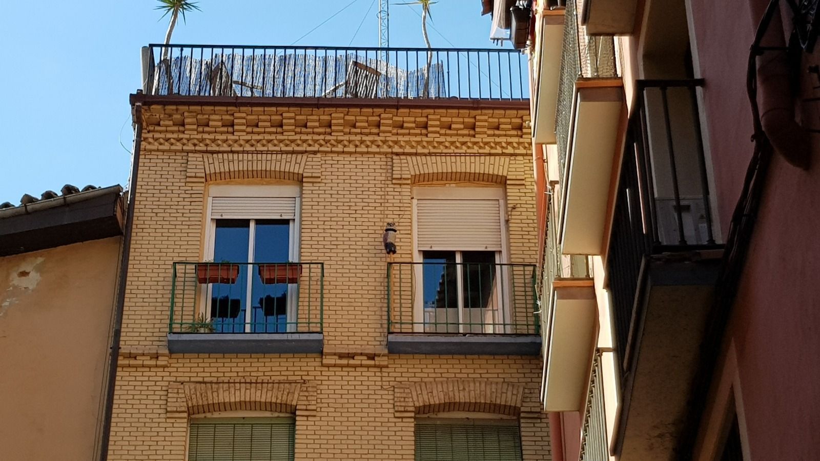 Balcony of Apartment for sale in  Zaragoza Capital  with Air Conditioner and Heating