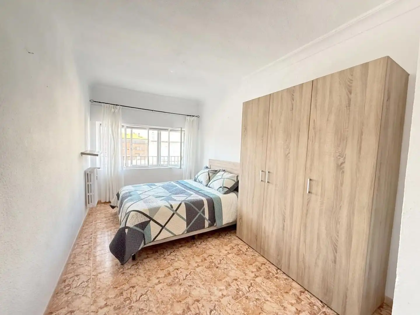 Wohnung zur Miete in Van Dyck, 66, Salesas
