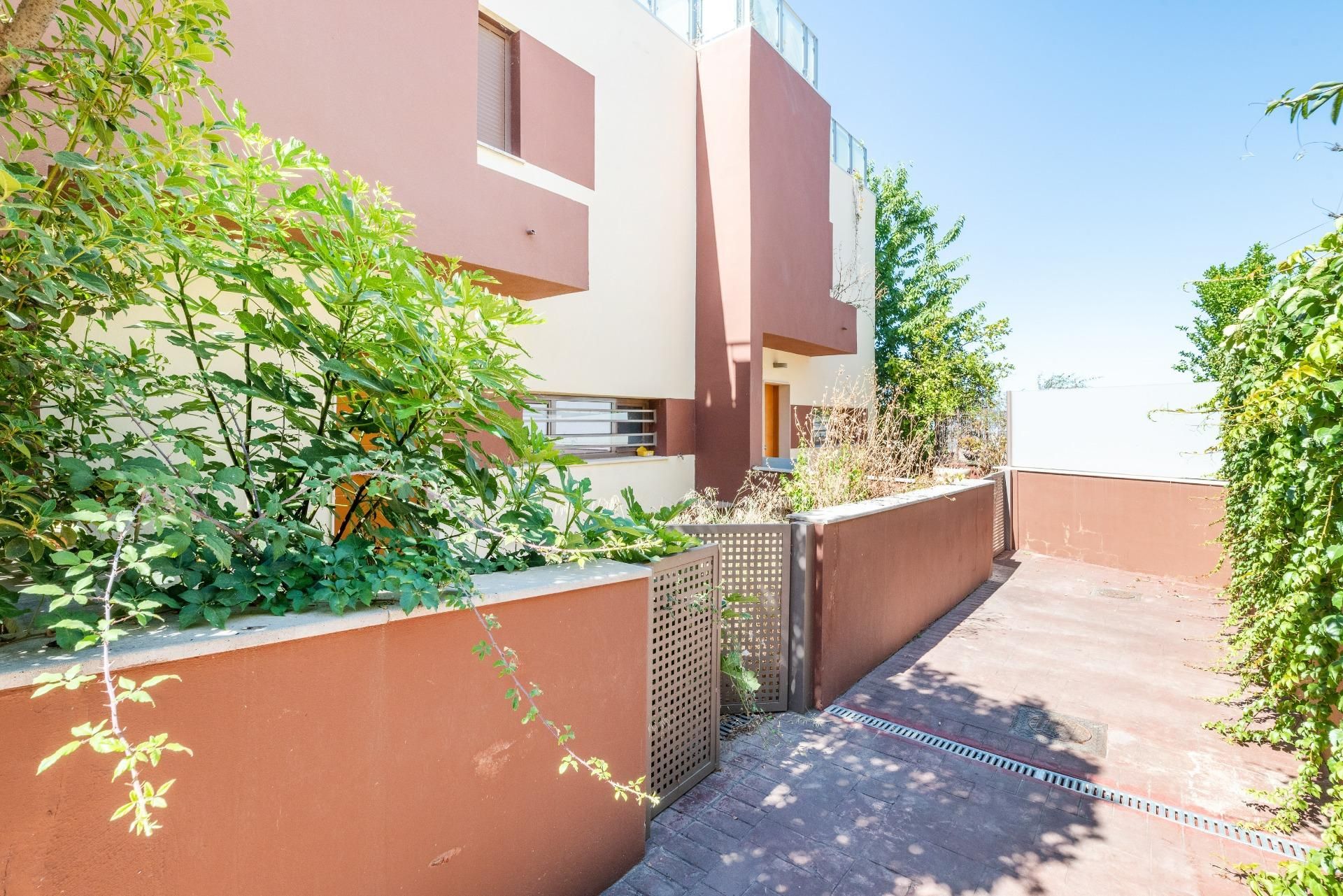 Exterior view of Single-family semi-detached for sale in Jun  with Private garden, Terrace and Swimming Pool