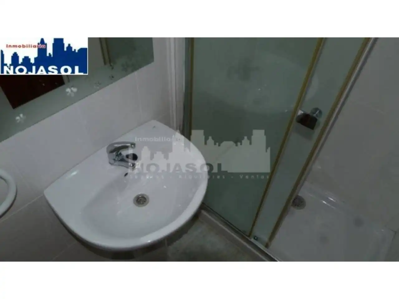 Bany de Àtic de lloguer en Noja amb Calefacció, Terrassa i Moblat