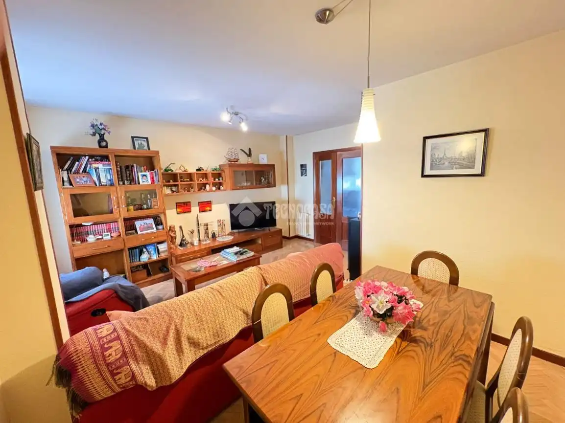 Sala de estar de Piso en venta en Madrid con Aire acondicionado, Parquet y Piscina comunitaria