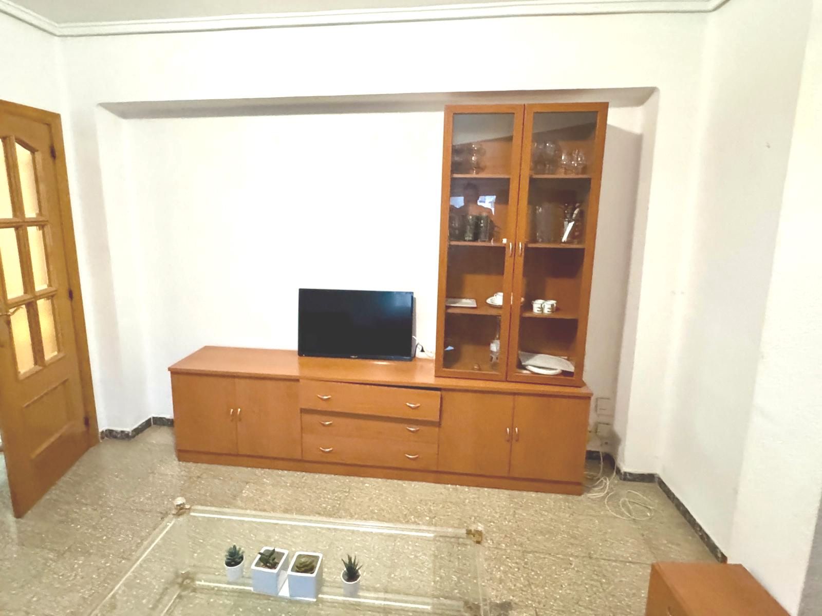 Sala d'estar de Pis de lloguer en  Valencia Capital amb Aire condicionat, Moblat i Forn