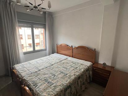 Bedroom of Flat for sale in Oviedo 