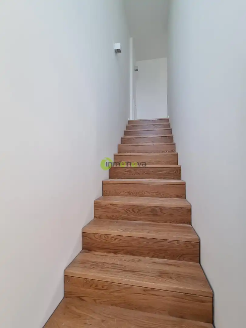 Casa adosada en venta en Nigrán con Calefacción, Jardín privado y Terraza