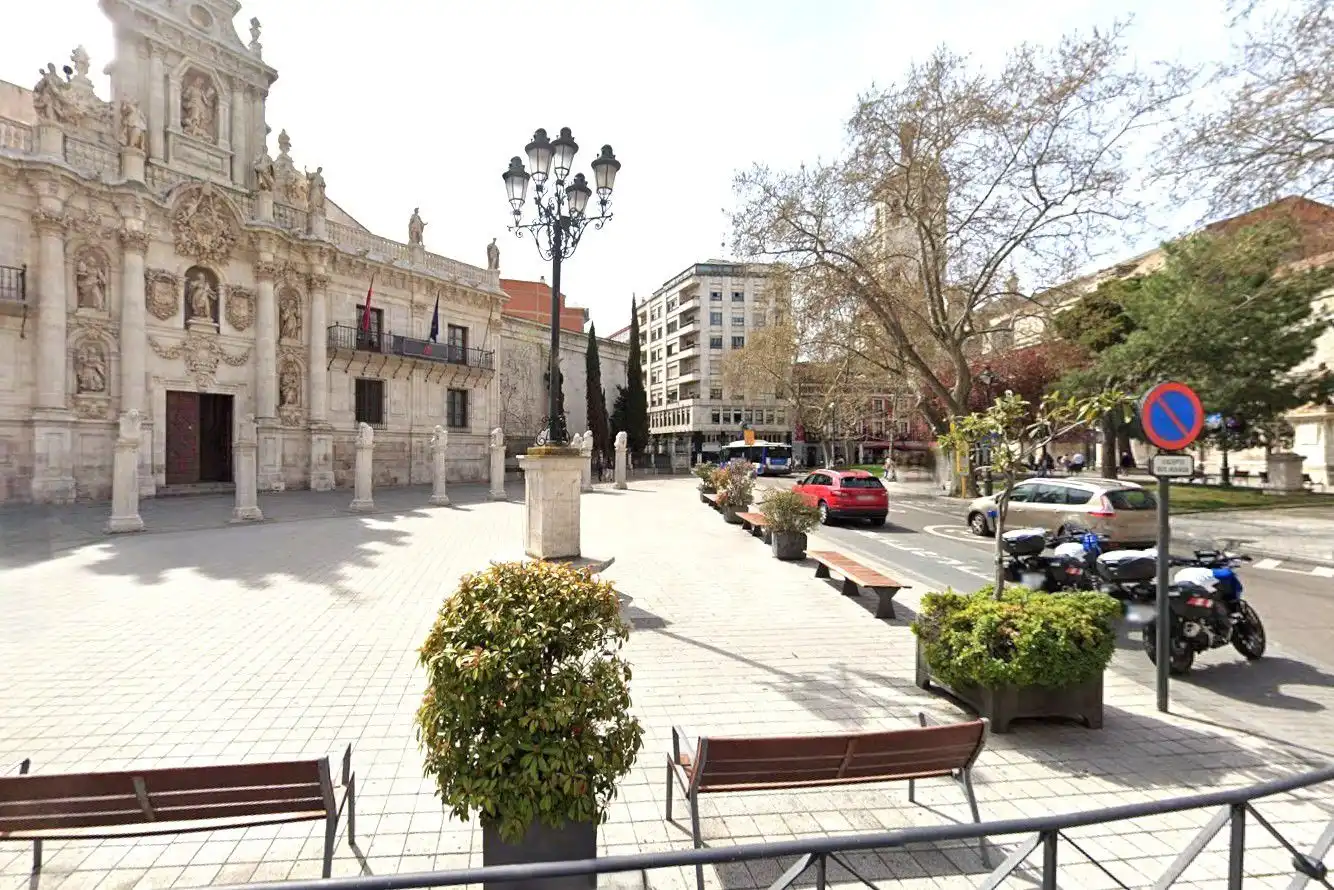 Vista exterior de Pis en venda en Valladolid amb Calefacció, Parquet i Traster
