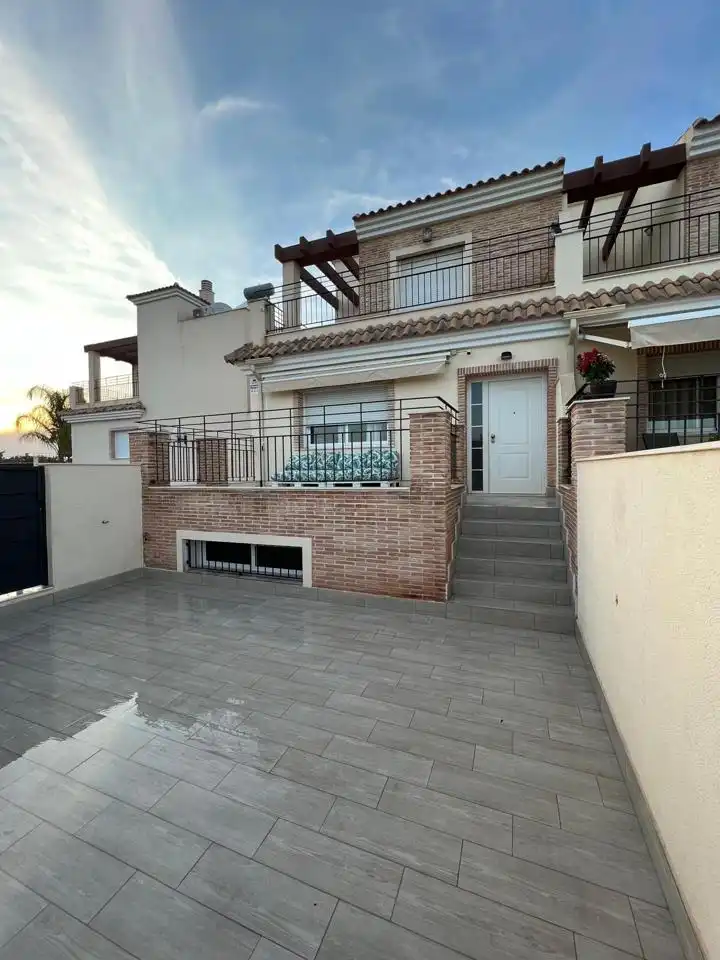 Duplex con piscina in vendita a Calle Pintor Sobejano, imagen 2
