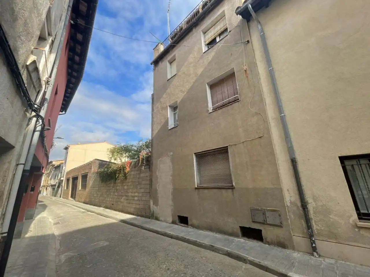 Exterior view of Houses for sale in Manlleu