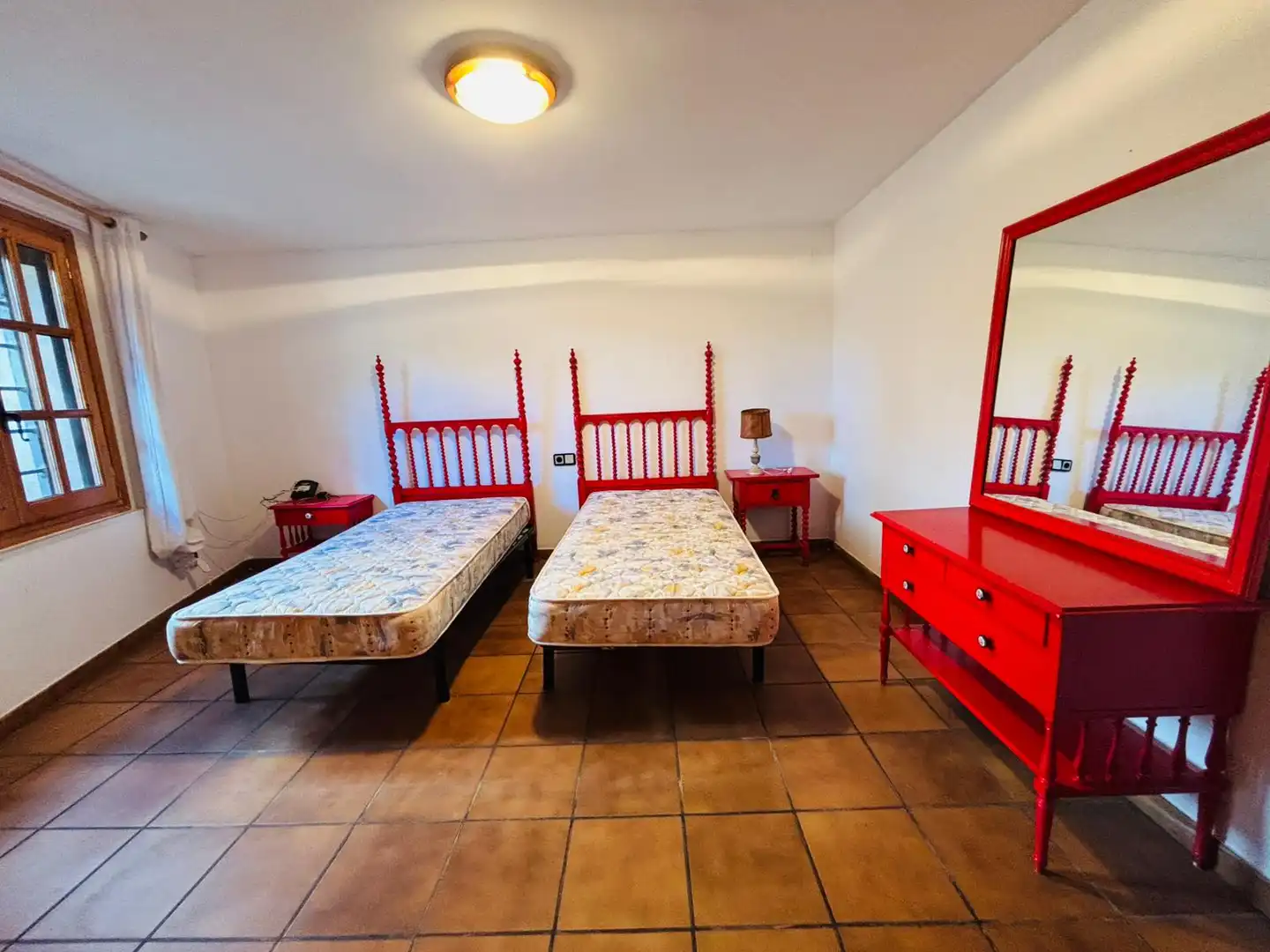 Dormitori de Finca rústica en venda en Cornudella de Montsant amb Aire condicionat, Jardí privat i Moblat