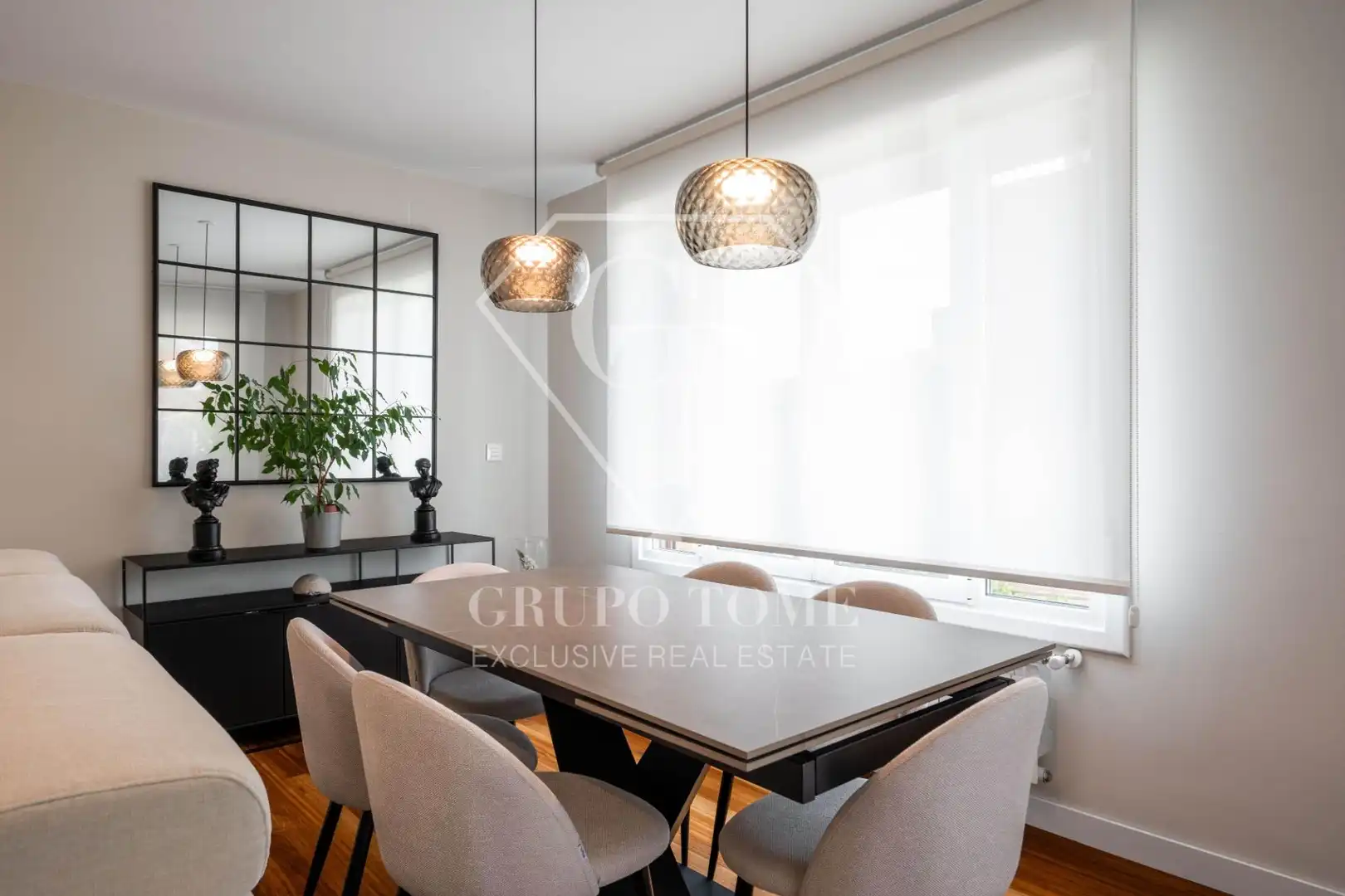 Comedor de Casa adosada en venta en Donostia - San Sebastián  con Calefacción, Jardín privado y Terraza